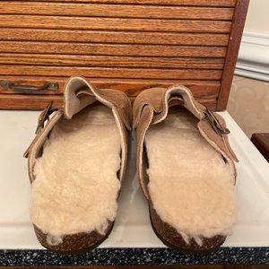 bearpaw belle clogs